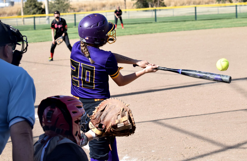Lady Bronc Softball Sweeps SWH