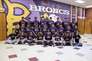 Baseball Sweeps Bulldogs